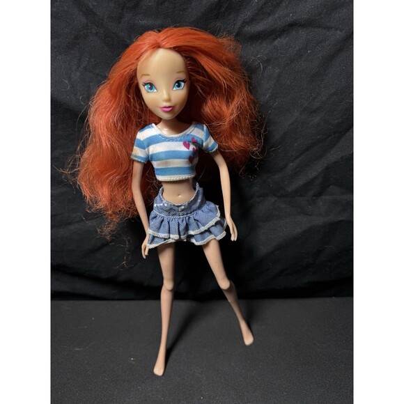 Winx Club 11.5 Bloom Basic Fashion Doll Everyday Collection - Picture 2 of 9